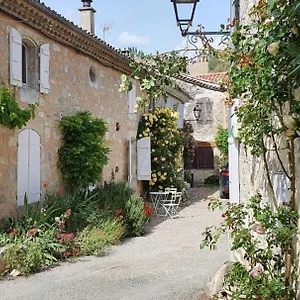 https://la-maison-des-cornieres.midi-pyreneeshotels.com